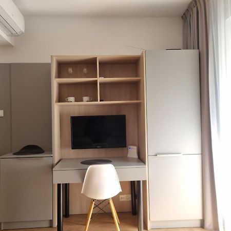 Aparthotel In Warsaw Very Close To The City Center, Free Underground Parking, Wifi, Air Conditioning, Balcony ภายนอก รูปภาพ